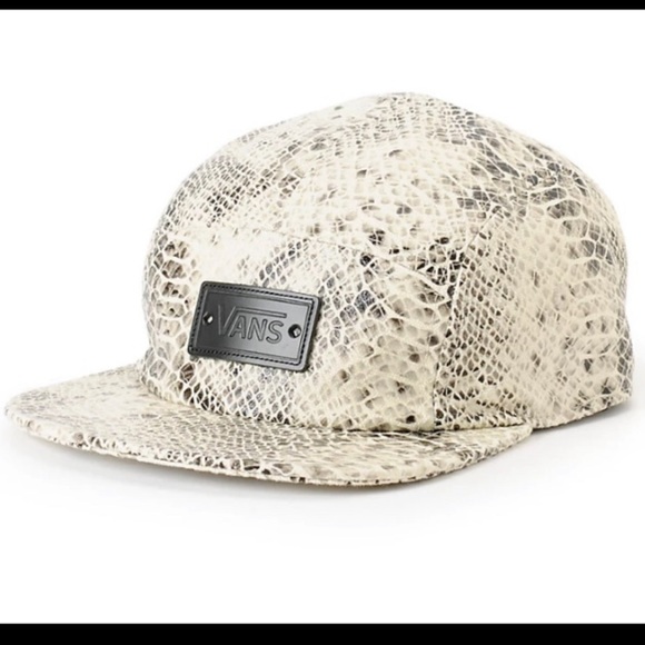 NWOT Vans Willa snake print cap - Picture 1 of 3